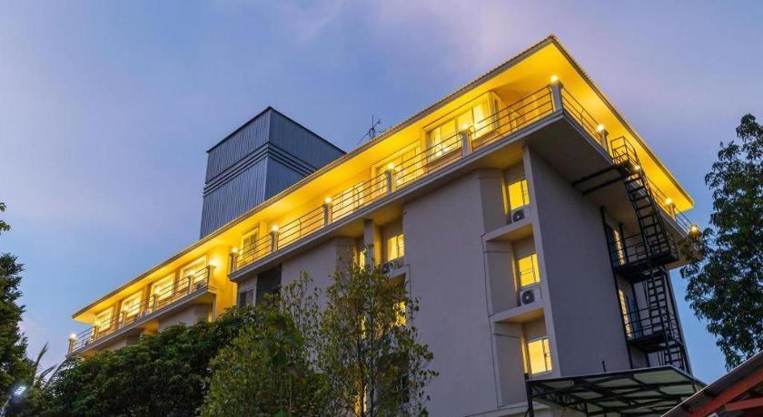 B2 Phitsanulok Boutique & Budget Hotel Exterior photo