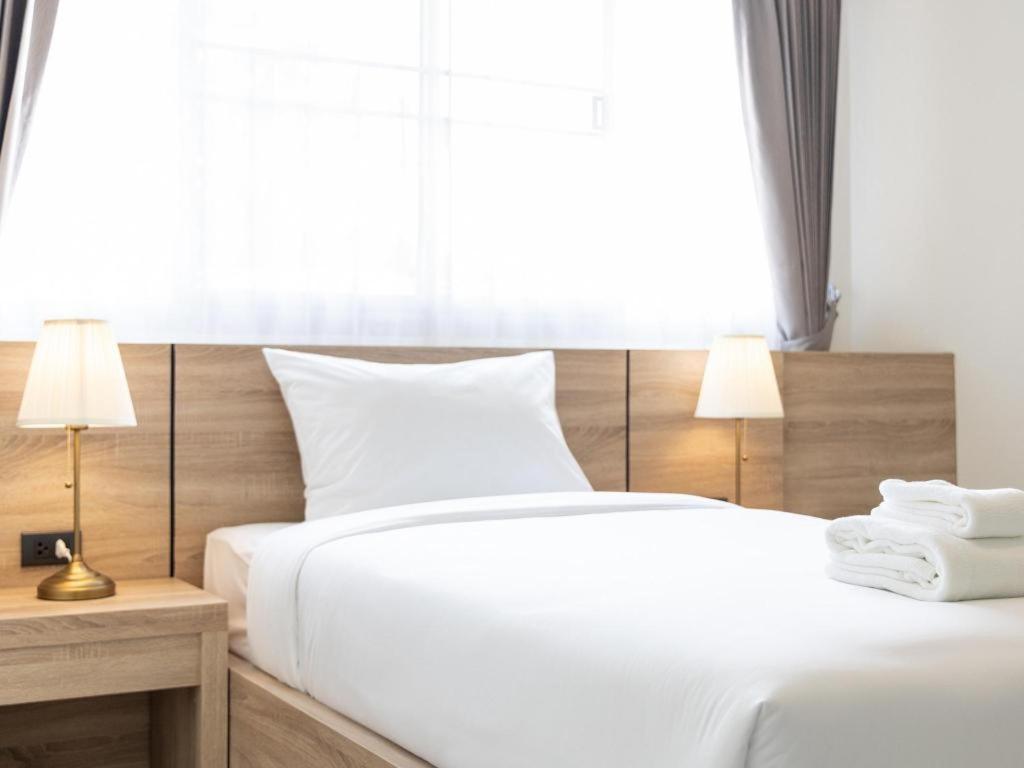B2 Phitsanulok Boutique & Budget Hotel Exterior photo